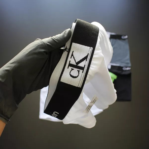 CUECA BOX MASCULINA CALVIN KLEIN - COMPRE 1, LEVE 3 - CÓS PRETO - CORES VARIADAS