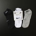 MEIA SOQUETE NIKE - 3 PARES - CORES VARIADAS