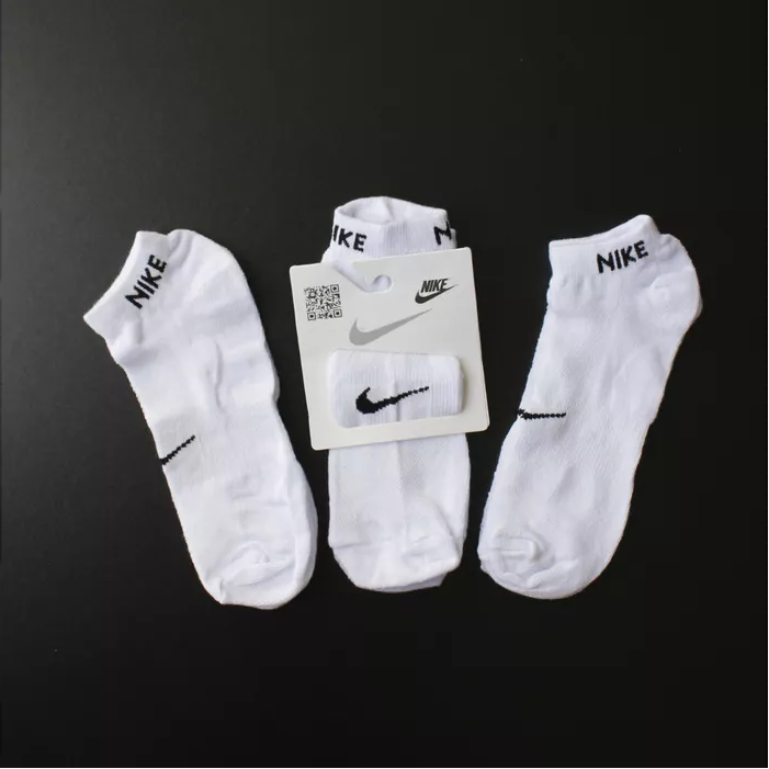 MEIA SOQUETE NIKE - 3 PARES - CORES VARIADAS