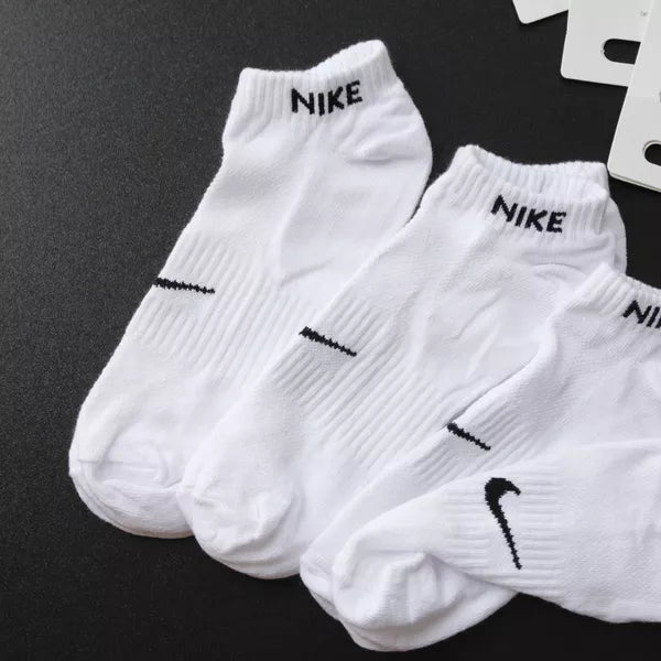 MEIA SOQUETE NIKE - 6 PARES - CORES VARIADAS
